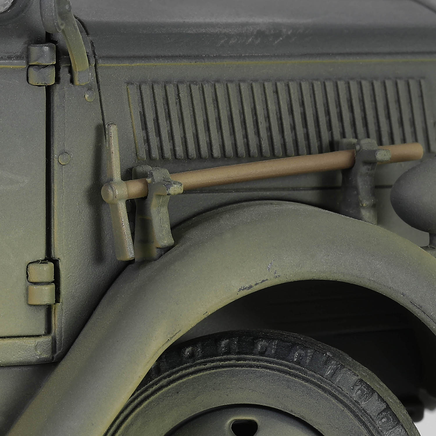 欧宝“闪电”3.6-6700A型Kfz.305救护卡车 (国防灰色涂装RAL 7021)